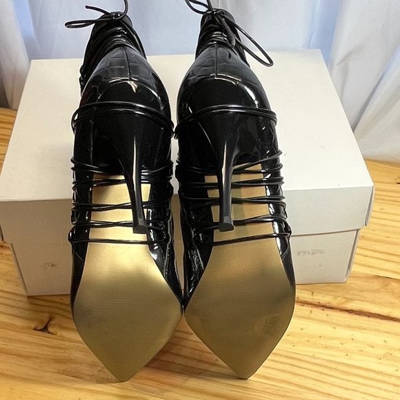 COPY - CARLOS SANTANA BLACK LEATHER LACE UP ANKLE BOOTIES 7.5 NWT - Picture 4 of 6